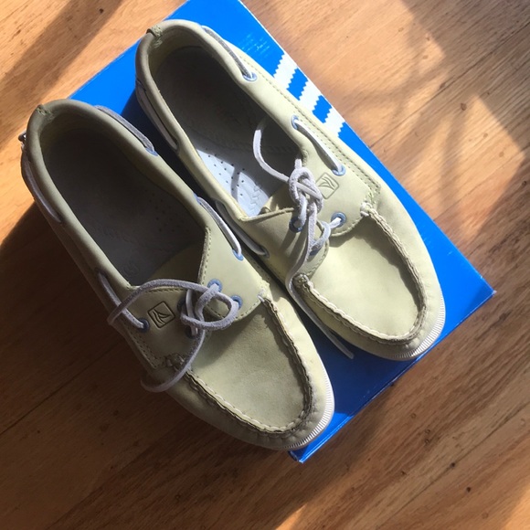 Women’s Sperry’s 6 1/2 M - Picture 5 of 5
